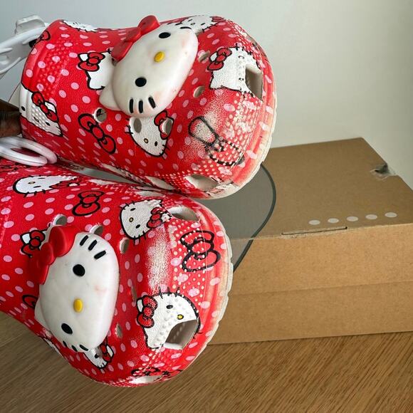 Crocs x Hello Kitty Big Girls Classic Clogs Kids Sandals - SZ 1 Y - Picture 5 of 12